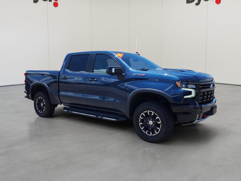Used 2022 Chevrolet Silverado 1500 ZR2 w/ Technology Package AWD/4WD image 1