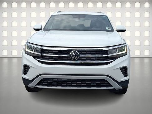 Used 2023 Volkswagen Atlas Cross Sport SE AWD/4WD image 2