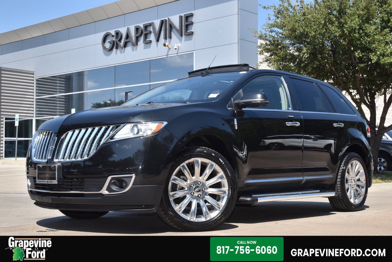 Used 2013 Lincoln MKX FWD image 1