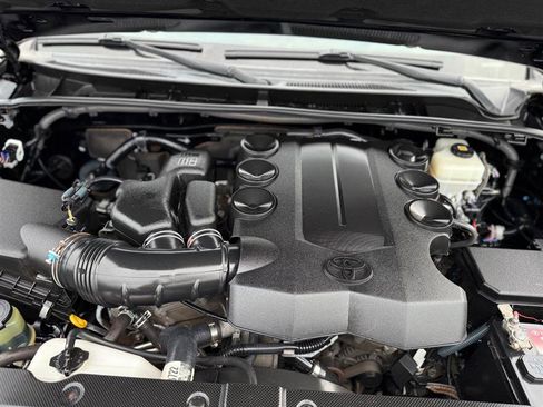 Used 2018 Toyota 4Runner TRD Off-Road image 37