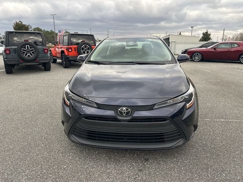 Used 2024 Toyota Corolla LE image 2