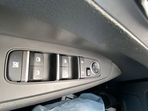 Used 2023 Kia Forte LXS image 17