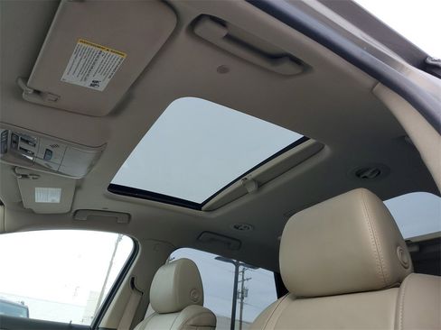 Used 2018 Buick Enclave Premium w/ Experience Buick Package image 11