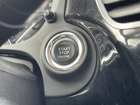 Used 2019 Mitsubishi Outlander SEL image 25