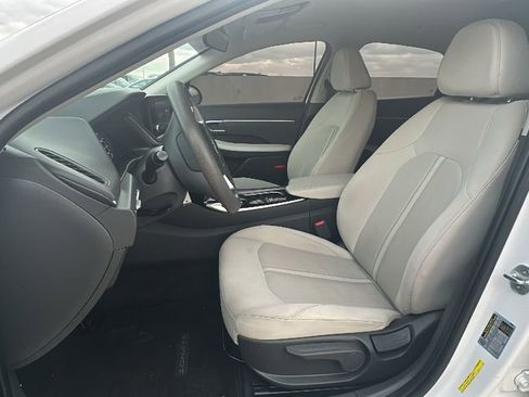 Used 2023 Hyundai Sonata SE image 4