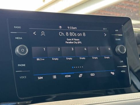 Used 2025 Volkswagen Taos SE FWD image 18