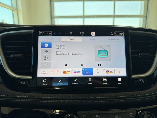 New 2027 Chrysler Pacifica Select FWD image 11