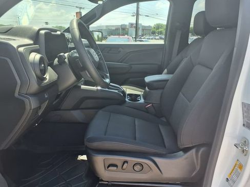 Used 2024 Chevrolet Colorado Trail Boss w/ Advanced Trailering Package AWD/4WD image 3