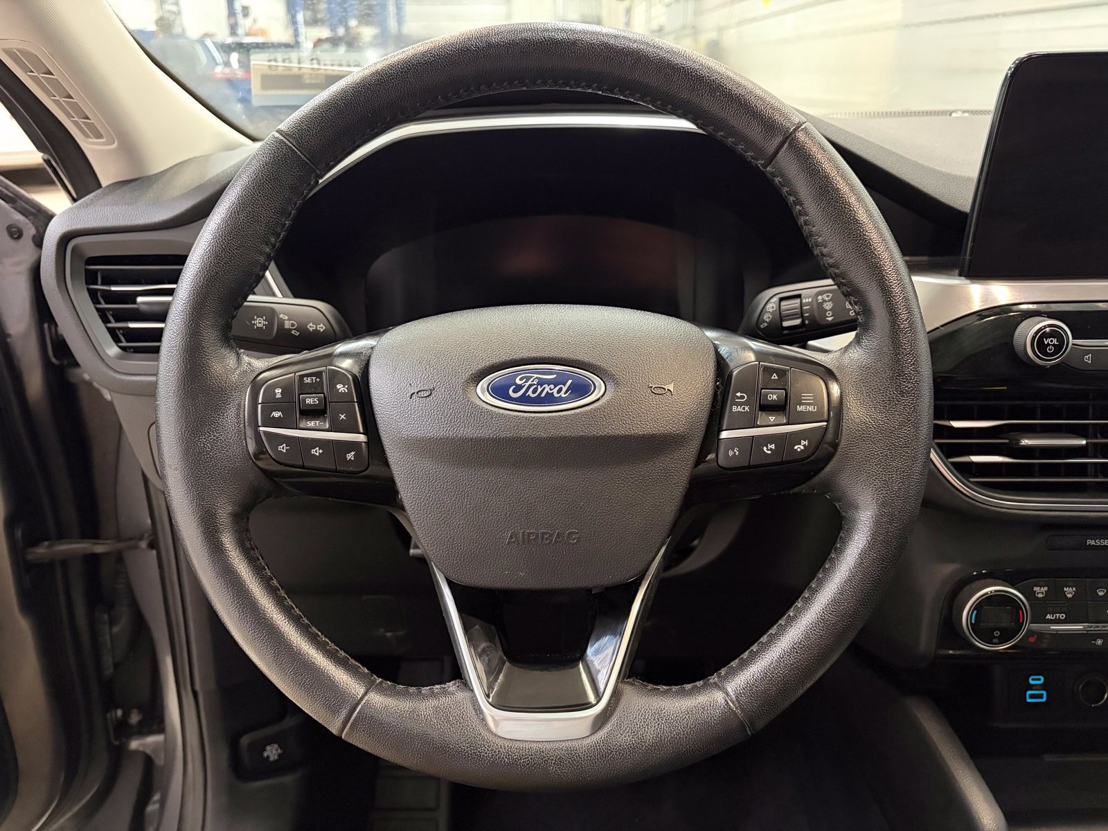 Used 2021 Ford Escape Titanium AWD/4WD image 13