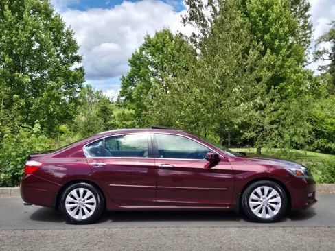 Used 2015 Honda Accord EX image 1