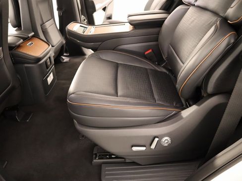 New 2025 Lincoln Navigator Black Label image 12