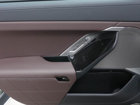 Certified 2023 BMW 740i RWD image 30