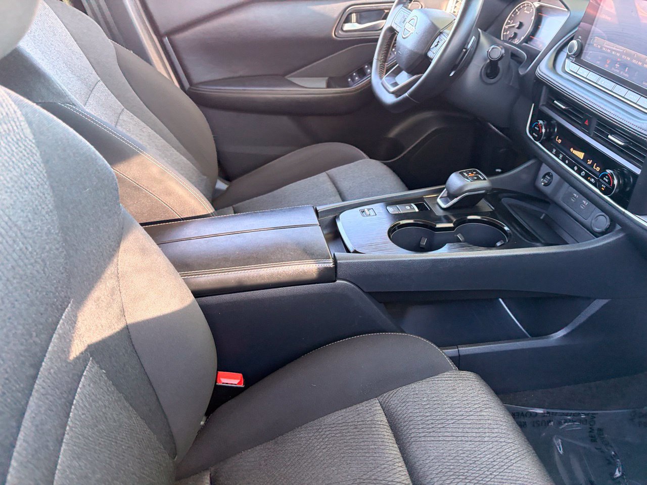 Certified 2025 Nissan Rogue SV FWD image 12