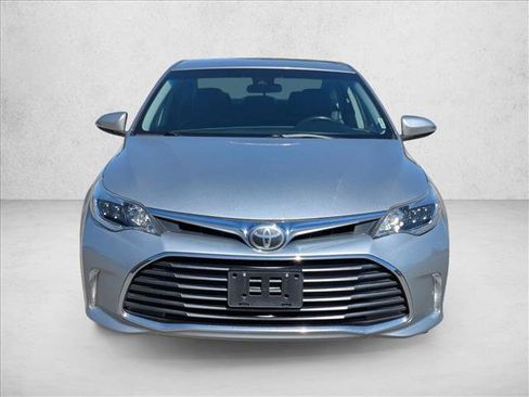 Used 2017 Toyota Avalon XLE FWD image 2