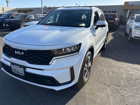 Used 2023 Kia Sorento EX AWD/4WD image 3