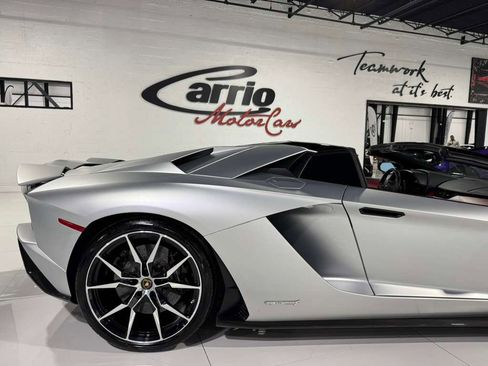 Used 2018 Lamborghini Aventador S image 56