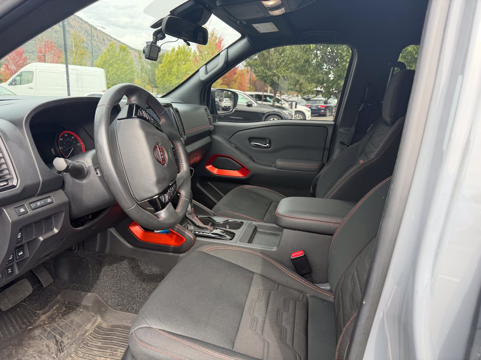 Used 2024 Nissan Frontier PRO-4X w/ Technology Package AWD/4WD image 5