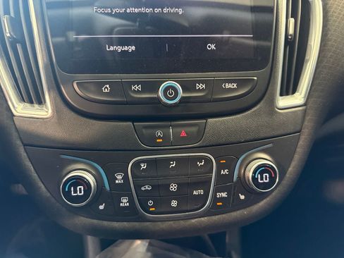 Used 2020 Chevrolet Malibu LT FWD image 29