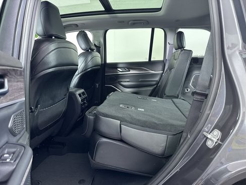 Used 2022 Jeep Grand Cherokee Limited 4xe image 25