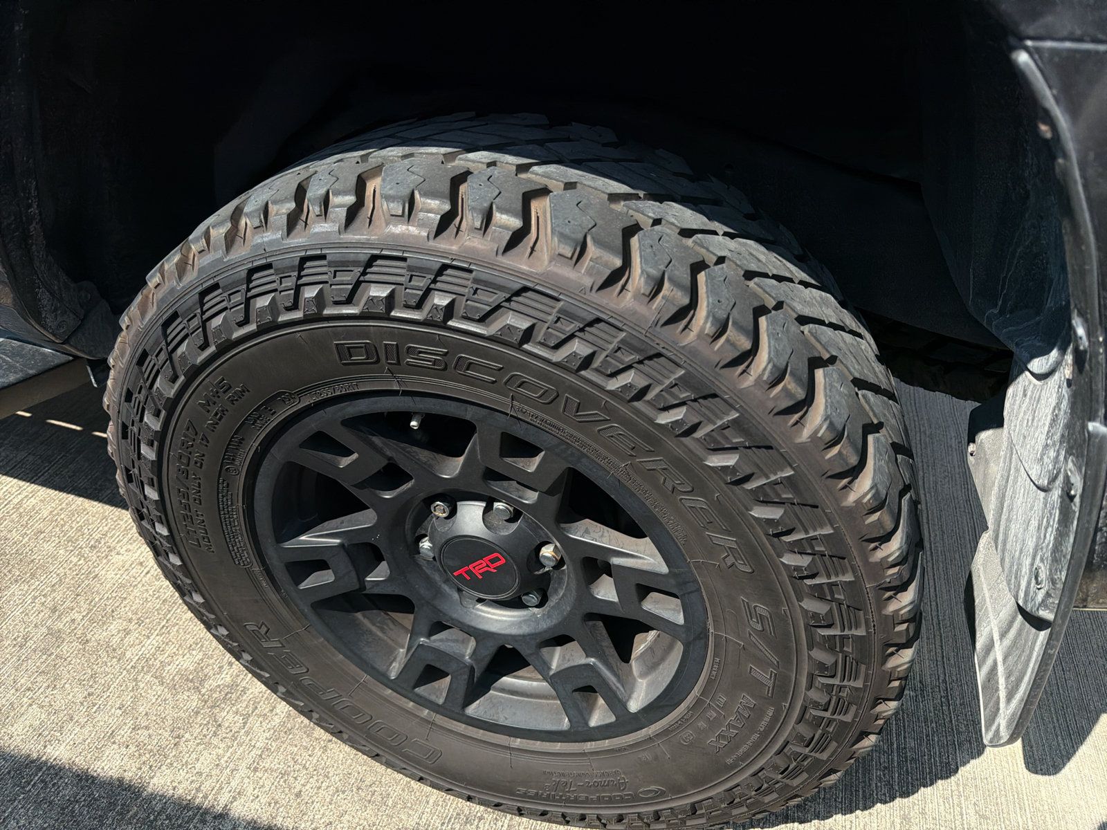 Used 2015 Toyota 4Runner SR5 AWD/4WD image 30