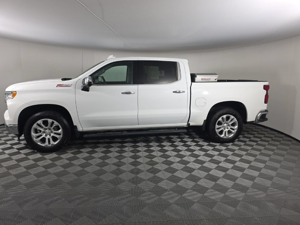 Used 2023 Chevrolet Silverado 1500 LTZ w/ LTZ Convenience Package II AWD/4WD image 2