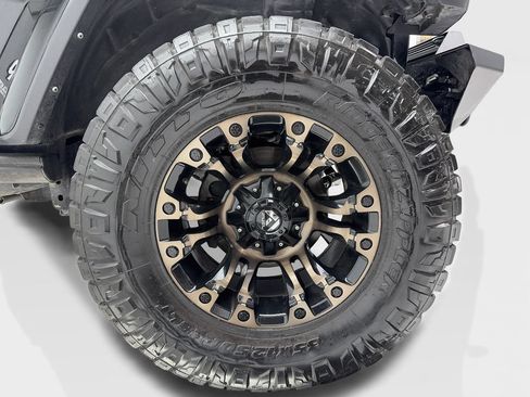 Used 2022 Jeep Wrangler Unlimited Sahara w/ Cold Weather Group AWD/4WD image 41