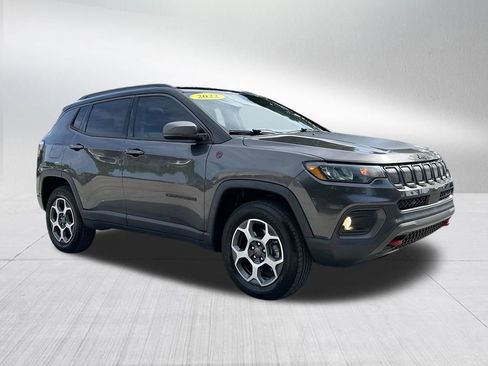 Used 2022 Jeep Compass Trailhawk w/ Sun and Sound Group AWD/4WD image 3