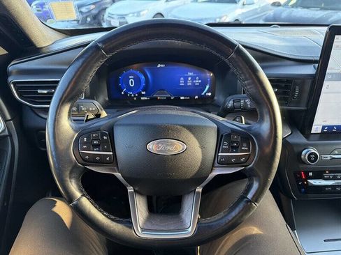 Used 2020 Ford Explorer Platinum w/ Premium Technology Package AWD/4WD image 28