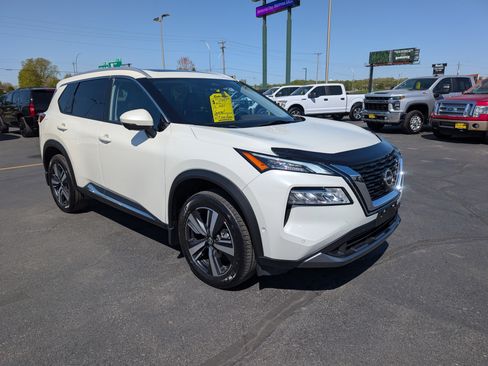 Used 2023 Nissan Rogue SL AWD/4WD image 2