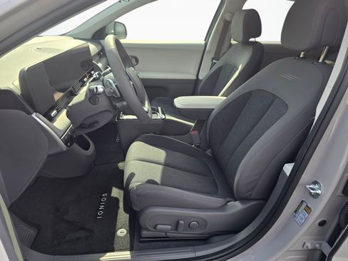 New 2025 Hyundai Ioniq 5 SE AWD/4WD image 18