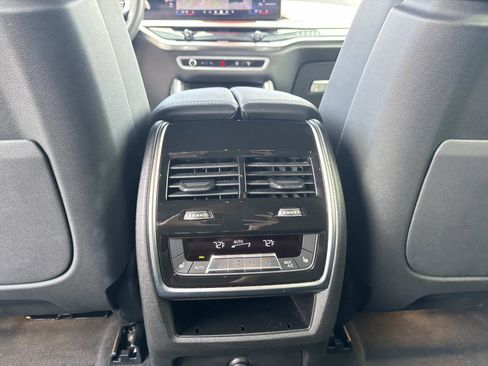 Certified 2025 BMW X6 xDrive40i image 17
