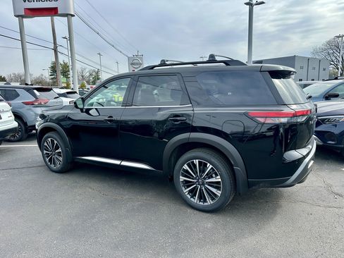New 2026 Nissan Pathfinder Platinum image 7