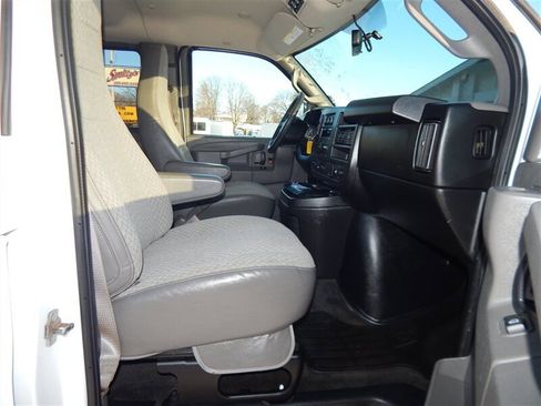 Used 2017 Chevrolet Express 3500 LT w/ LT Preferred Equipment Group image 10