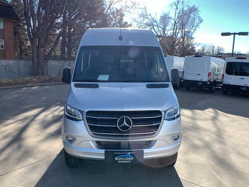Used 2022 Mercedes-Benz Sprinter 2500 image 8