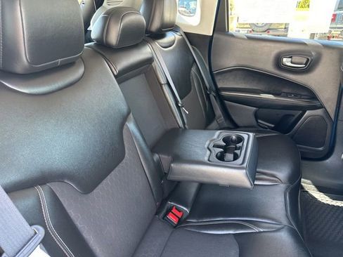 Used 2018 Jeep Compass Latitude w/ Popular Equipment Group AWD/4WD image 17