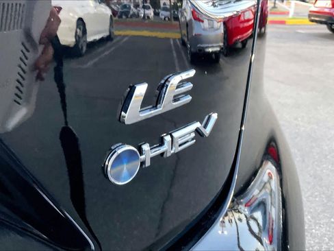 Certified 2025 Toyota Corolla LE image 9