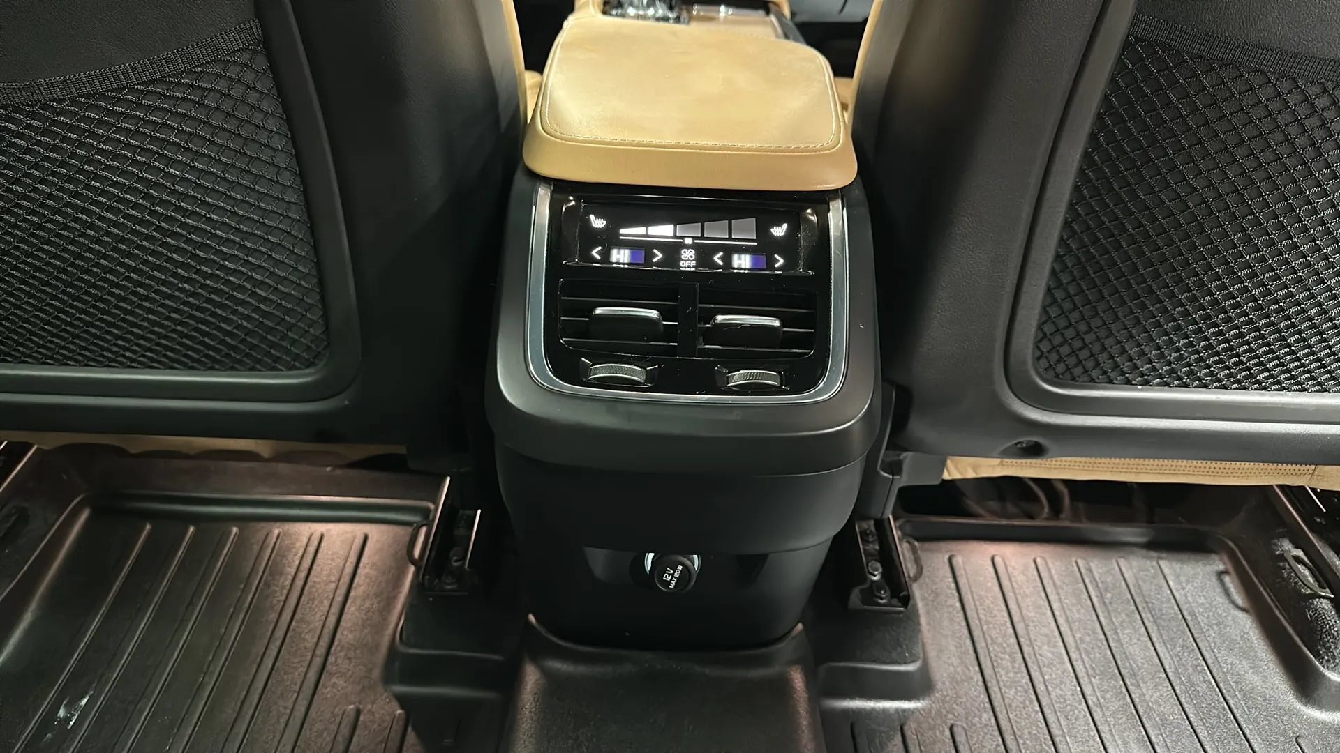 Used 2016 Volvo XC90 T6 Inscription w/ Vision Package AWD/4WD image 23