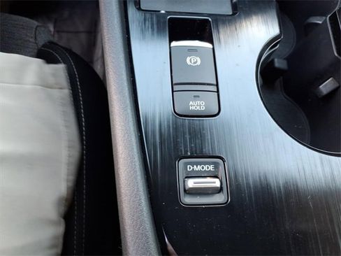 Used 2023 Nissan Rogue SV image 11