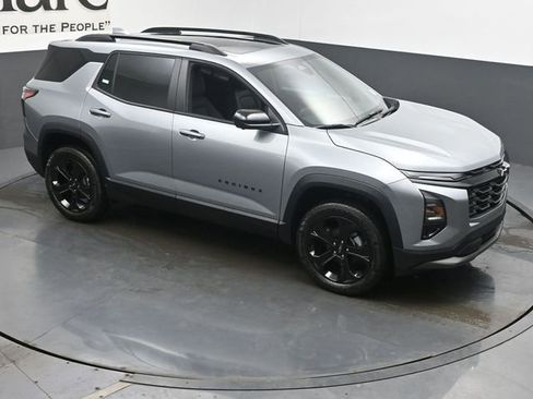 New 2026 Chevrolet Equinox LT w/ Convenience Package II FWD image 16