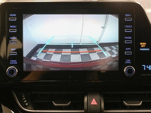 Used 2019 Toyota C-HR LE image 26