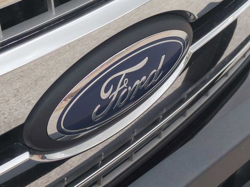 Used 2018 Ford F150 XLT w/ Equipment Group 302A Luxury AWD/4WD image 29