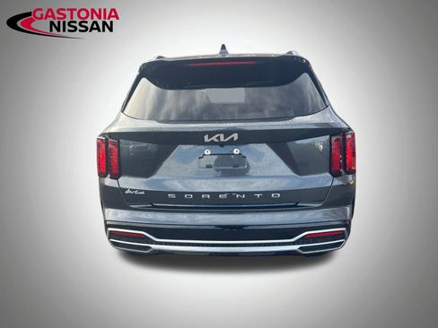 Used 2022 Kia Sorento EX image 14
