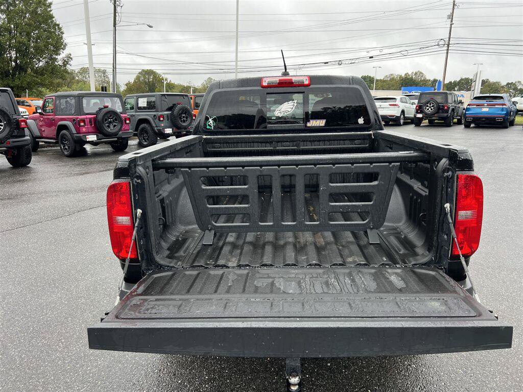 Used 2016 Chevrolet Colorado Z71 w/ Z71 Midnight Edition AWD/4WD image 13