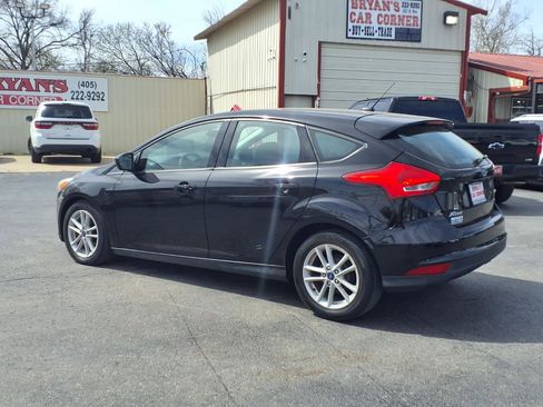 Used 2018 Ford Focus SE image 3