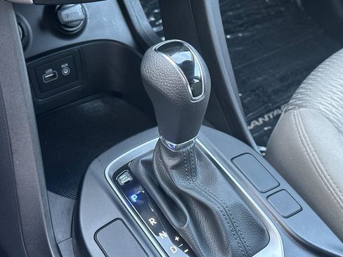 Used 2017 Hyundai Santa Fe Sport image 21