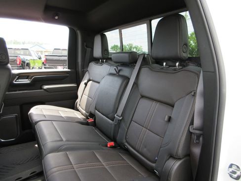 Used 2024 Chevrolet Silverado 2500 High Country w/ Technology Package AWD/4WD image 23