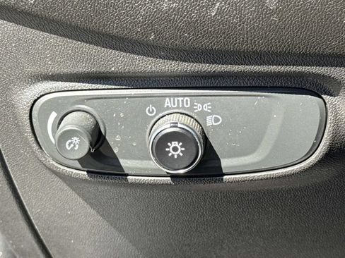 Used 2024 Chevrolet Equinox LS FWD image 20