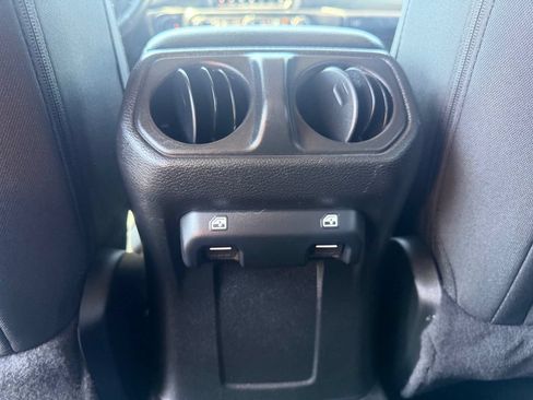 Used 2022 Jeep Wrangler Unlimited Sport AWD/4WD image 41