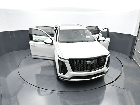 Used 2025 Cadillac Escalade Sport Platinum w/ LPO, ONYX Package AWD/4WD image 49