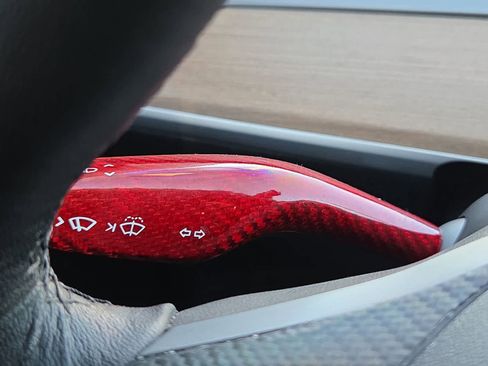 Used 2022 Tesla Model Y Performance image 27